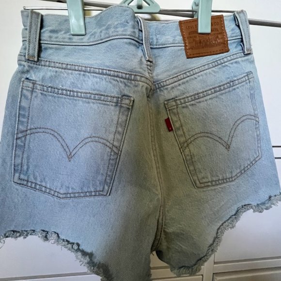 Levi's Wedgie High Waisted Shorts Size 26 (NWOT) - Picture 5 of 10